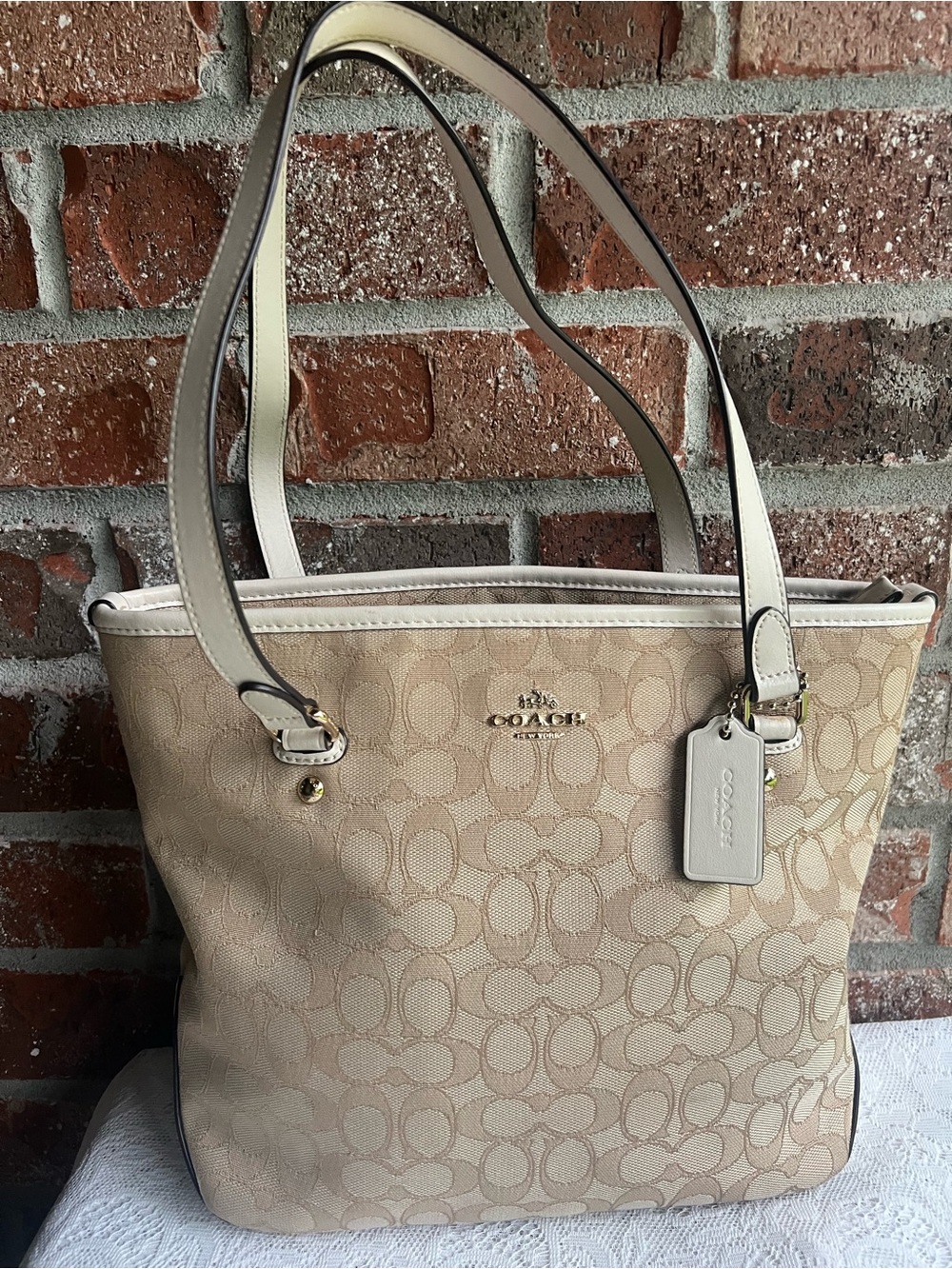 Coach Light Tan/Beige Signature Zip Tote Coach - F58282